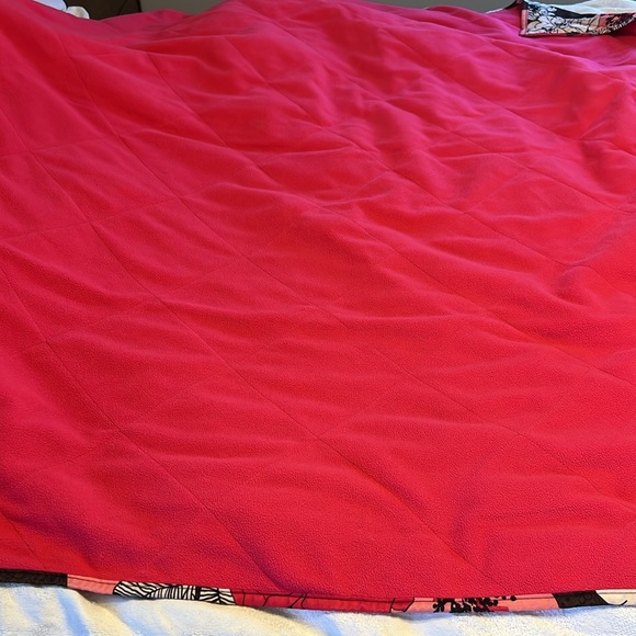 Vera Bradley Stadium Blanket in Mocha Rouge Print Fleeze Quilted Throw - Picture 3 of 7